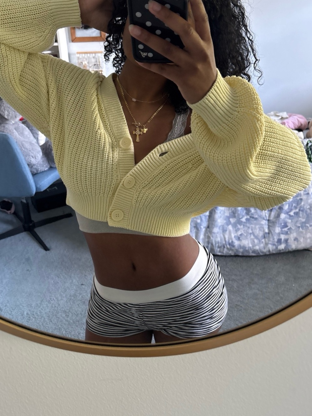 H&M Pale Yellow Cropped Button-Front Cardigan - Picture 2 of 3